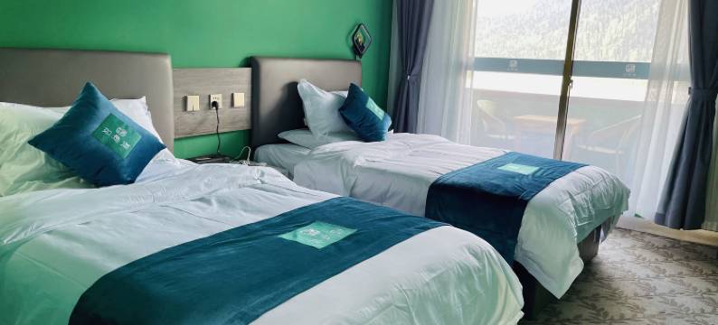 波密七彩行馆(古乡湖景区店)图片