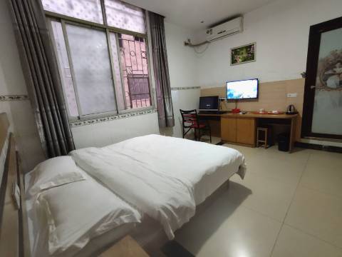 Z+途窝假日酒店(金秀桐木店)