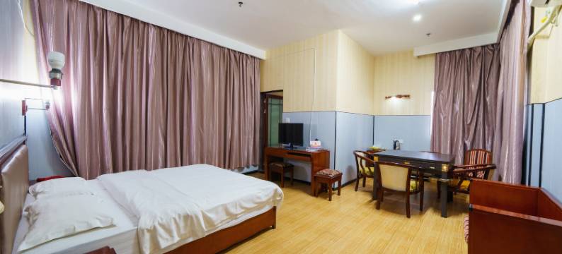 南宁鸿途商务宾馆(火车站店)图片