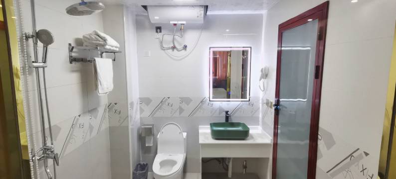 尖扎众仁酒店图片