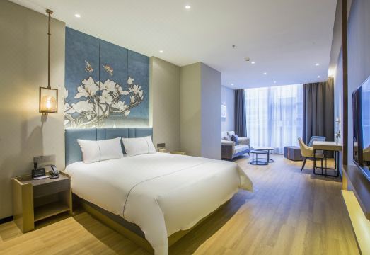 Magnotel (Zhenjiang South Railway Station Greenland Plaza Branch)Hotel Overview