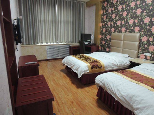 伊川县龙鑫网络客房