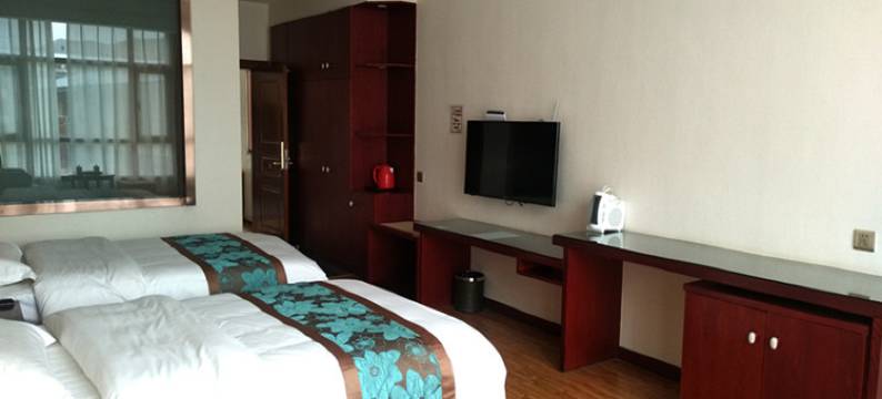 碌曲郎木寺隆达假日酒店图片