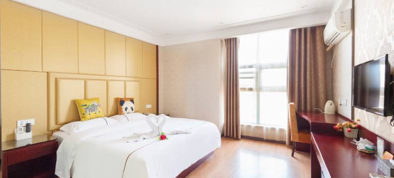 洪源假日酒店(百联奥特莱斯广场腾龙大道地铁站店)图片