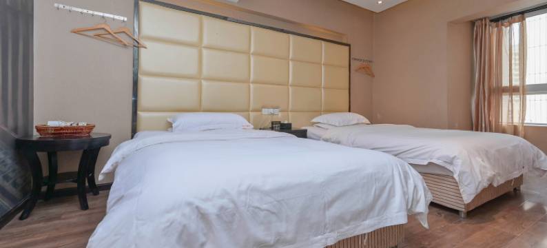 渠县朗畔酒店图片