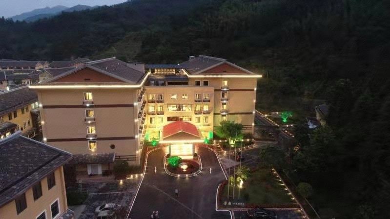 龙岩土楼芳园度假酒店外景图