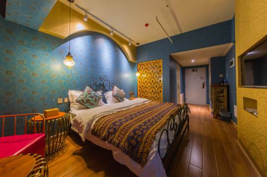 长岛连锁花与树艺术酒店(高铁南站店)