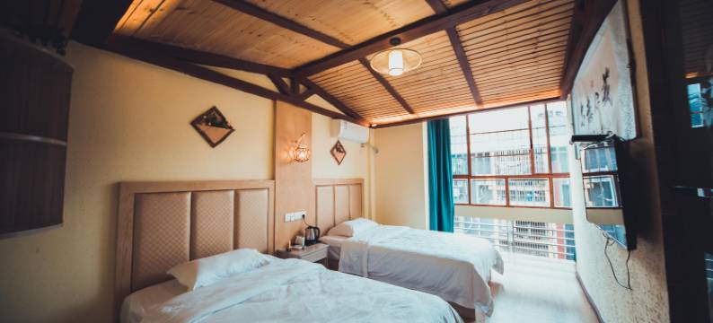 布洛民俗客栈(恩施火车站机场店)图片