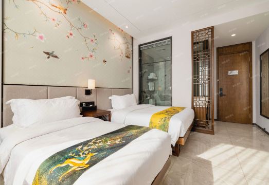 Lanwan Hotel Hotel Overview