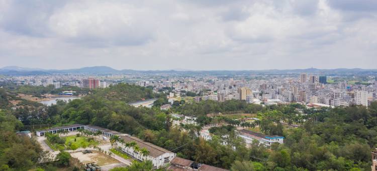 廉江丽波酒店(廉江樱花公园店)图片