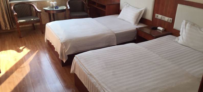 万荣商务宾馆(岚山区万斛路店)图片