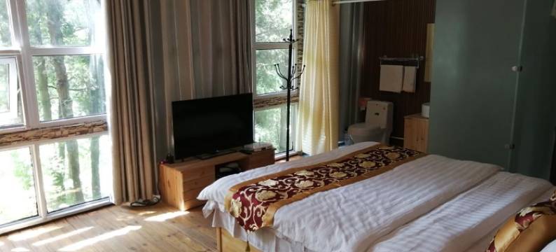 蟒河吊脚楼客栈图片