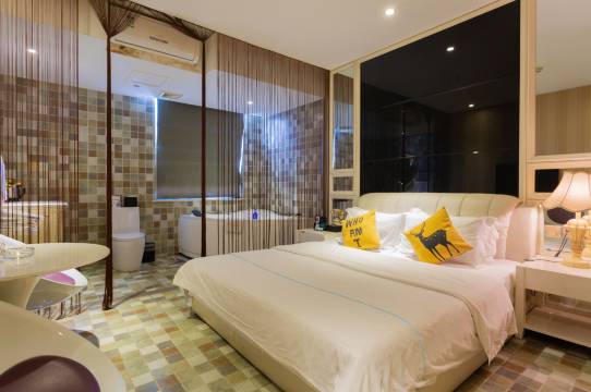 武汉派尚主题酒店(江汉路解放公园店)