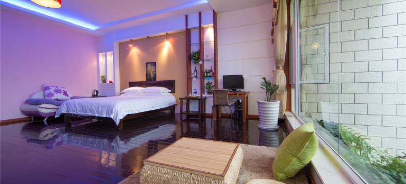 大理古城小强精酿主题民宿图片