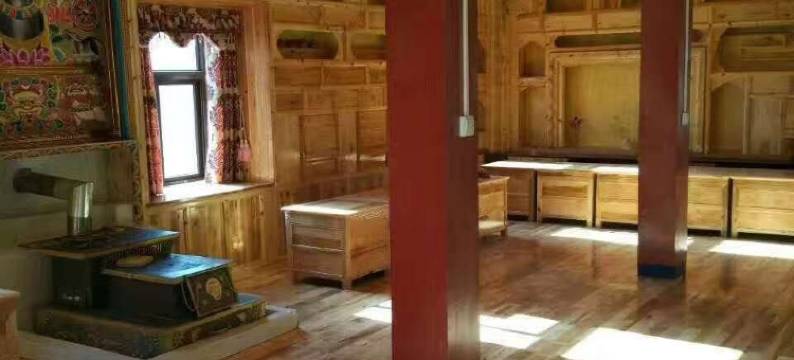 稻城阿当崩呷民居图片