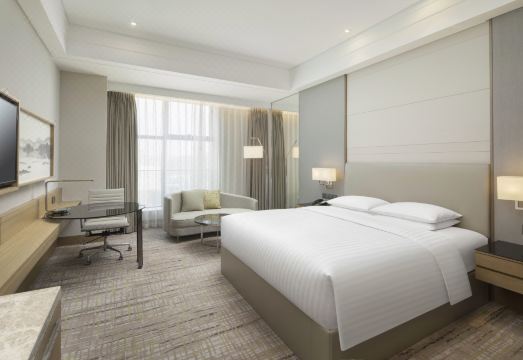 Courtyard By Marriott XinchangHotel Overview