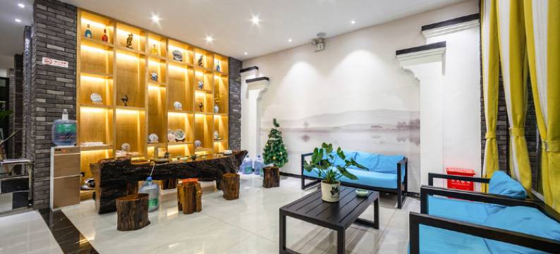 腾冲荭森酒店(财富中心店)图片