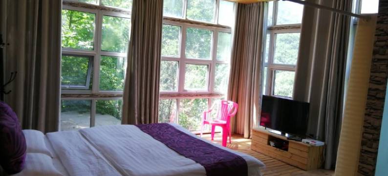 蟒河吊脚楼客栈图片