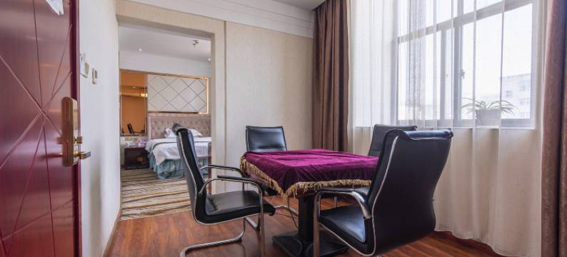 锦鸿假日酒店(信阳世纪广场店)图片