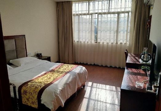 Yinhe Holiday HotelHotel Overview