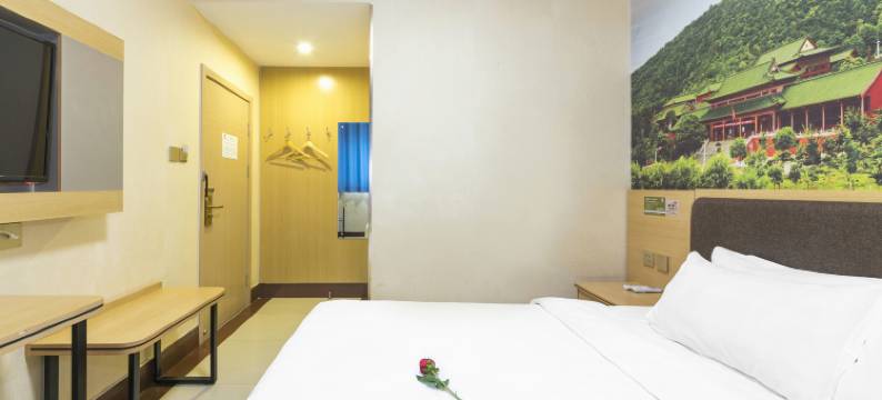 易佰良品酒店(济南西部会展中心省立西院张庄路店)图片