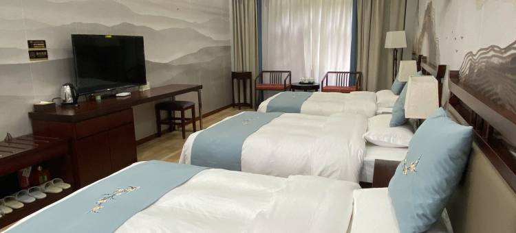 岫云阁(武当山景区琼台店)图片