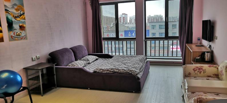 爱岛自助式日租公寓(乌兰大街店)图片