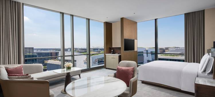 上海虹桥金臣皇冠假日酒店图片