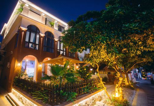 We SeeHotel Overview