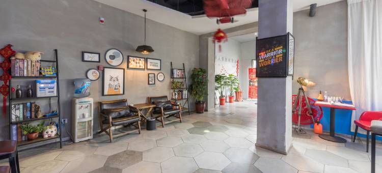 灰鲸电影艺术酒店(保定清苑中心街店)图片