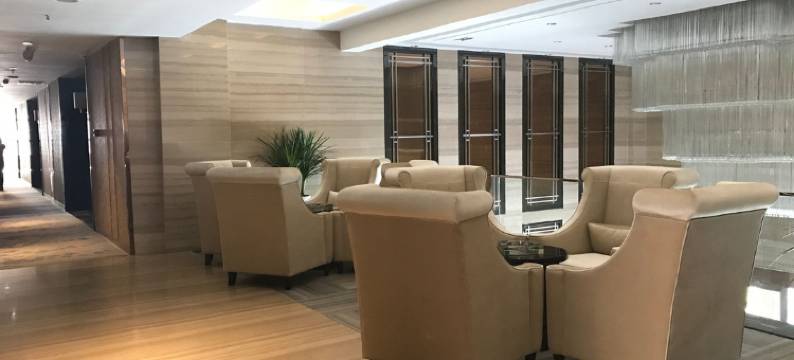 怡龍国际酒店(新蔡月亮湾公园店)图片