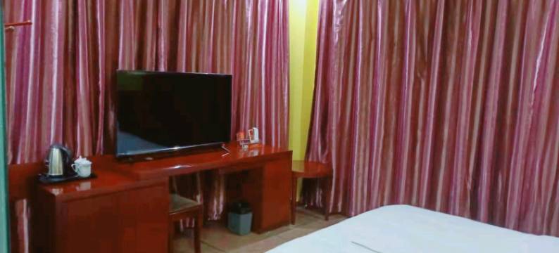 石嘴山君泰商务宾馆(光明中学店)图片