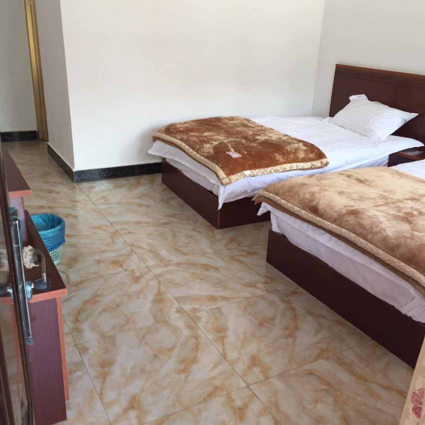 盐源草海聚缘客栈