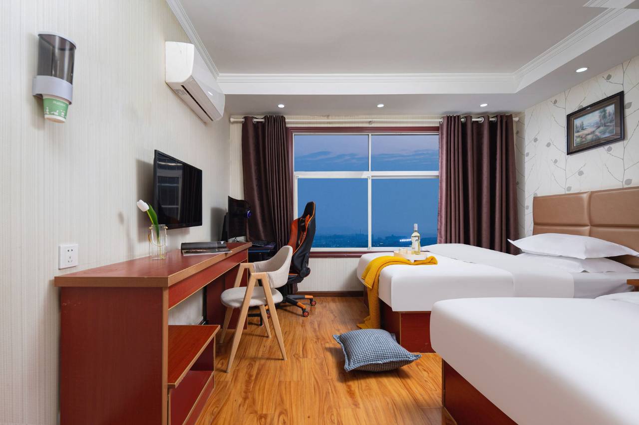 阳春满屋酒店(武汉天河机场店)