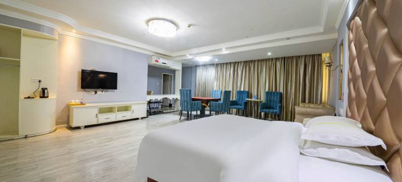 顺利假日酒店(高州市茂名大道城东车站店)图片