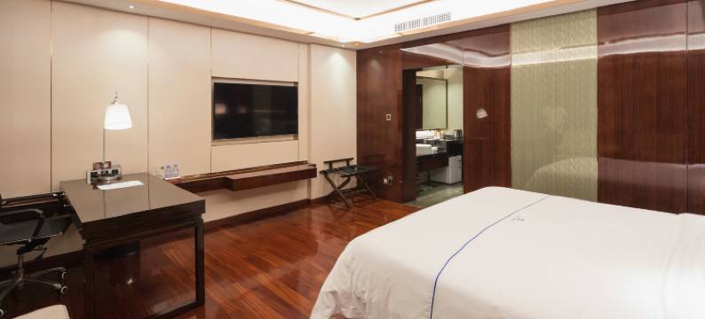 深圳君逸国际酒店(横岗四联地铁站店)图片