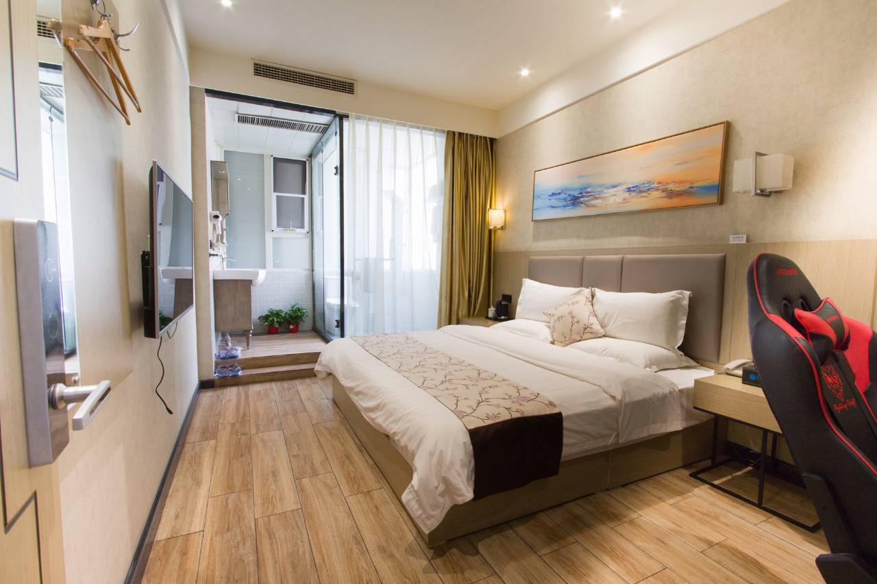 爱尚网络酒店(新乡火车站店)