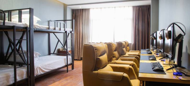 向日葵电竞酒店(骆驼盛兴路店)图片