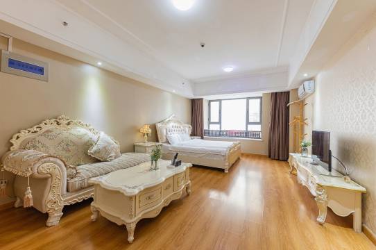 艾晶艺术酒店(济南高新万达会展中心店)