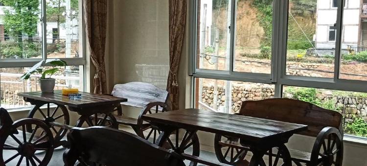 安吉依山而居客栈图片