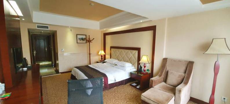 富源森岳酒店图片