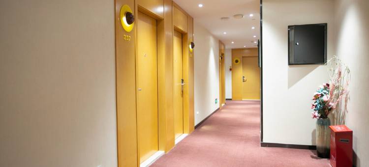 格盟酒店(重庆财富中心幸福广场光电园轻轨站店)图片