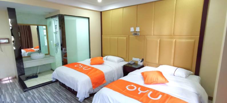 洪源假日酒店(百联奥特莱斯广场腾龙大道地铁站店)图片