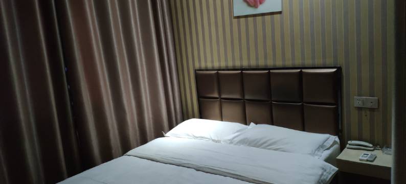 凤凰精品客栈(南阳汽配城店)图片