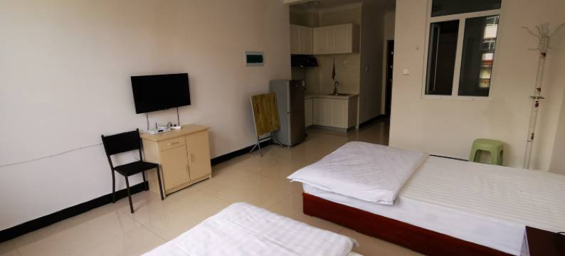 阿日善宾馆图片