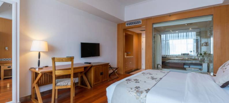 青岛海都大酒店(黄岛金沙滩井冈山路地铁站店)图片