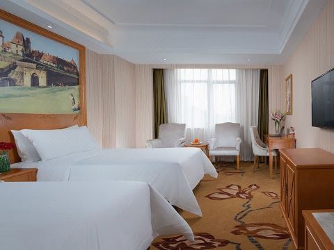 Vienna Hotel (Ruichang Liansheng) Hotel Overview