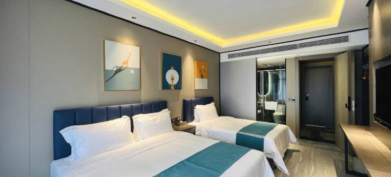 雷波马湖假日酒店图片