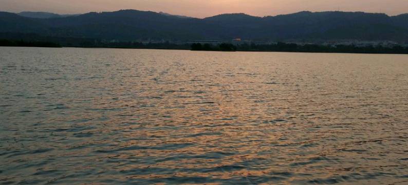 弥勒鸿翔宾馆(红河水乡巨人世纪广场店)图片