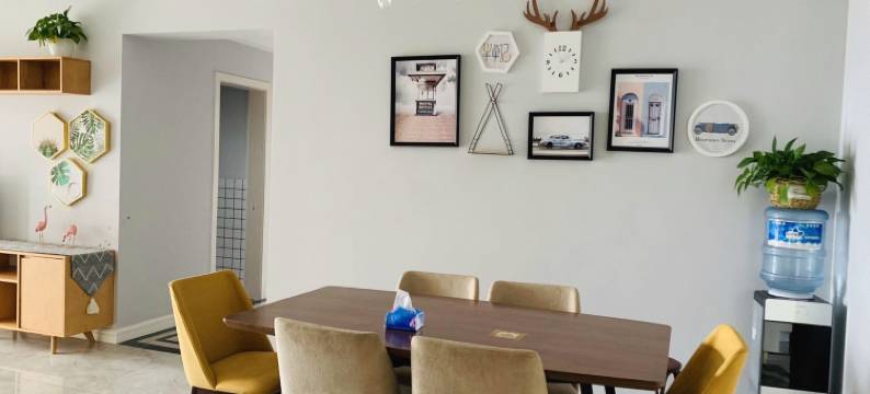 锦辉商务酒店(弥勒湖泉生态园巨人世纪广场店)图片